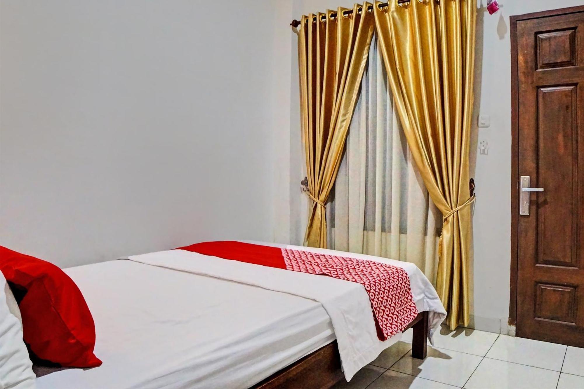 Oyo 92638 Jr Residence Syariah Medan Eksteriør billede