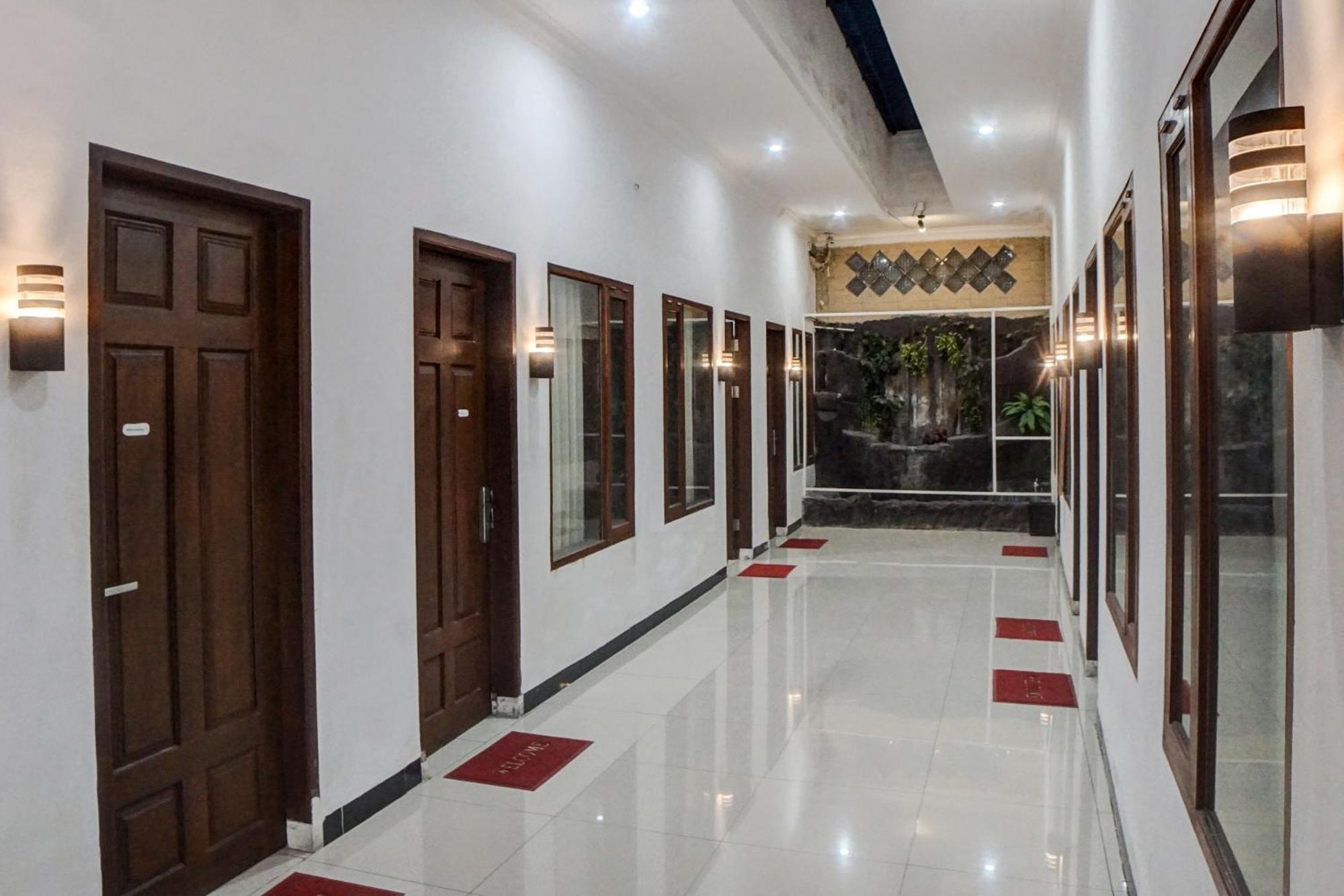 Oyo 92638 Jr Residence Syariah Medan Eksteriør billede