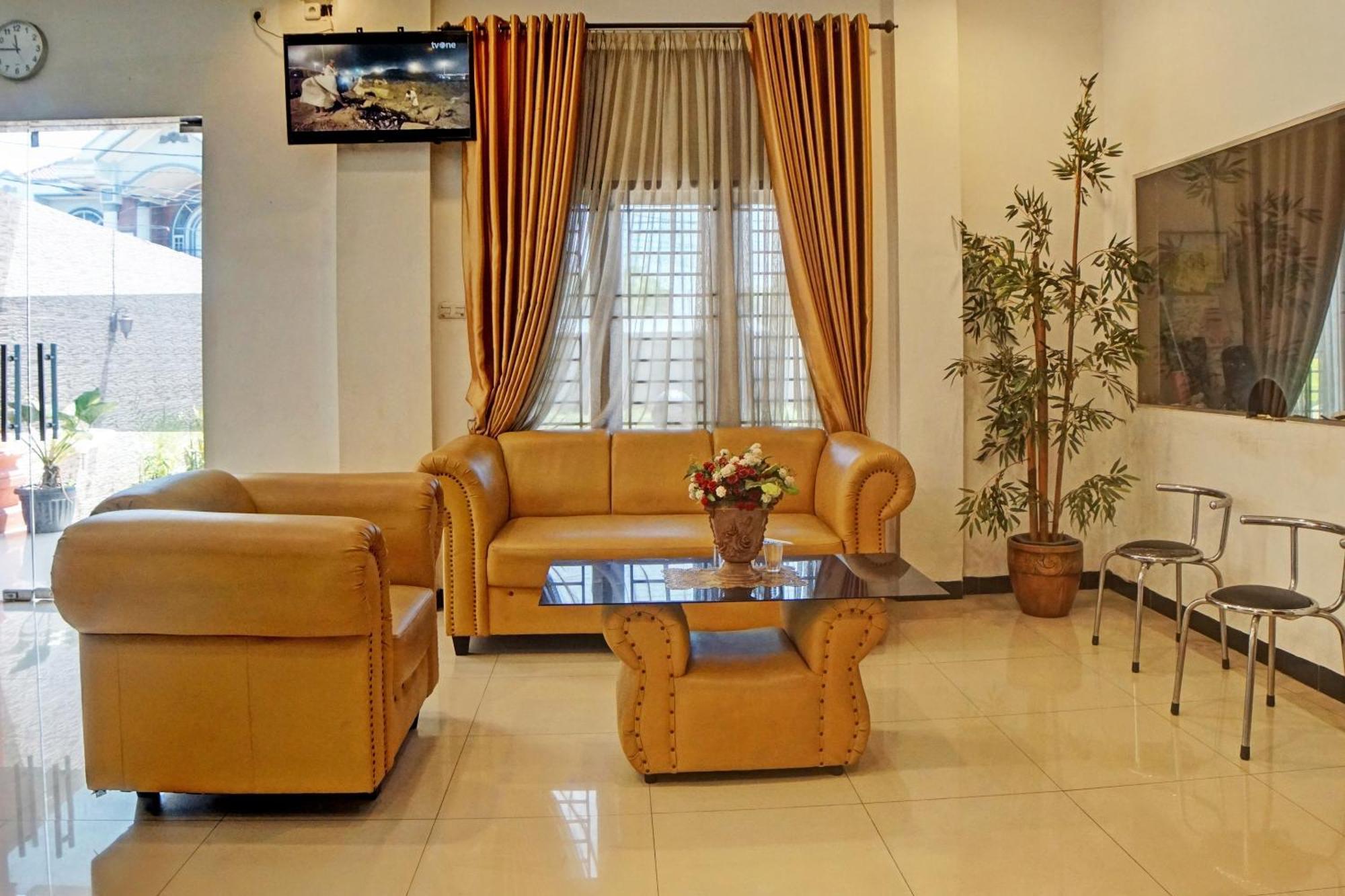 Oyo 92638 Jr Residence Syariah Medan Eksteriør billede